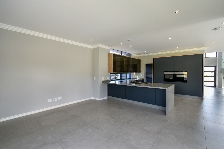 4 Bedroom Property for Sale in Waterlake Farm Lifestyle Estate Gauteng