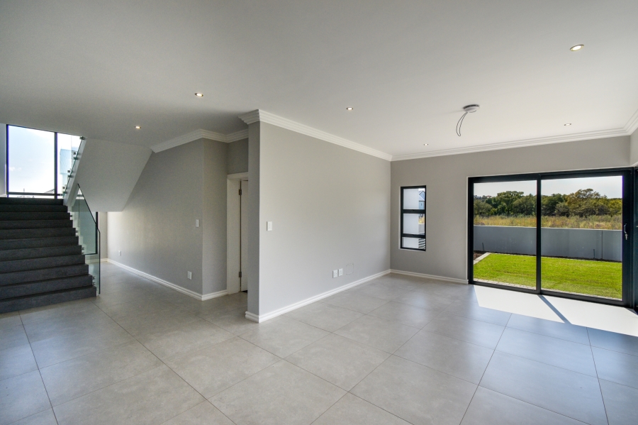 4 Bedroom Property for Sale in Waterlake Farm Lifestyle Estate Gauteng