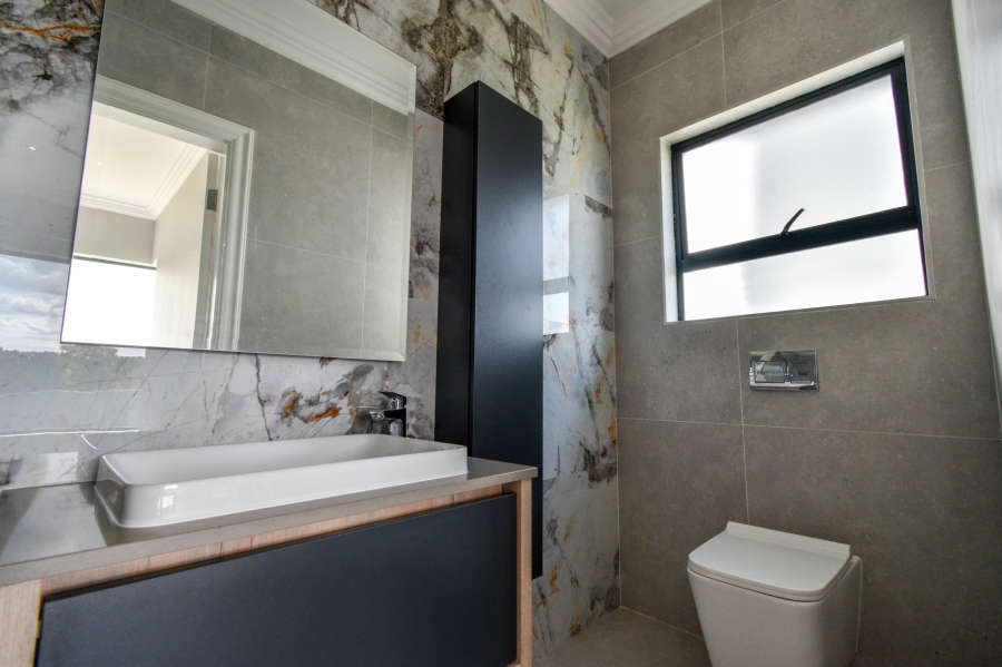 4 Bedroom Property for Sale in Waterlake Farm Lifestyle Estate Gauteng