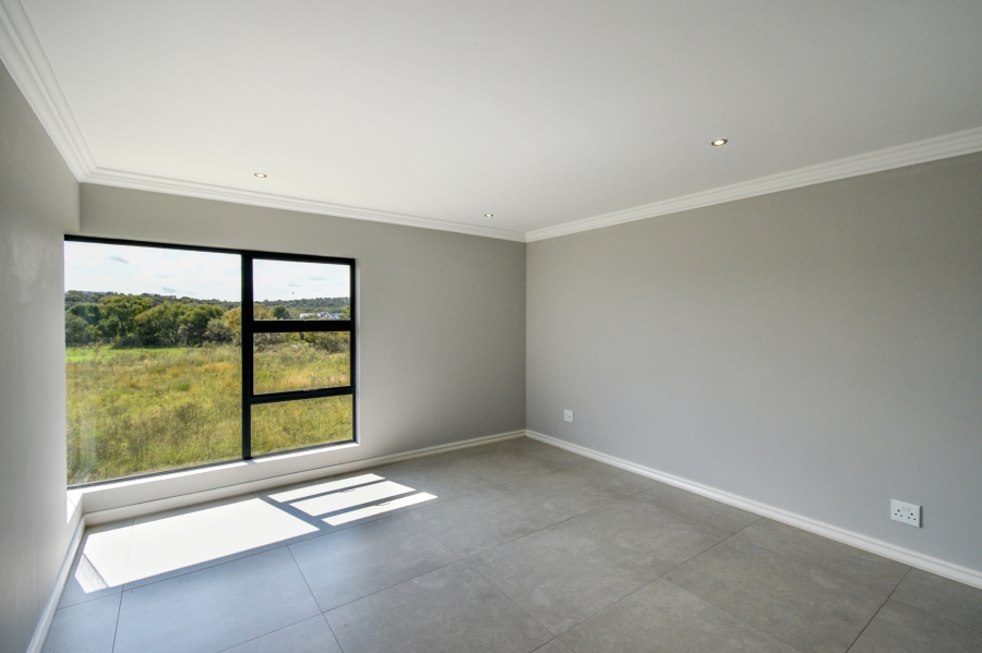 4 Bedroom Property for Sale in Waterlake Farm Lifestyle Estate Gauteng