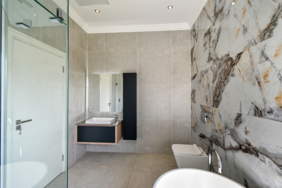 4 Bedroom Property for Sale in Waterlake Farm Lifestyle Estate Gauteng