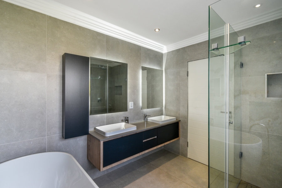 4 Bedroom Property for Sale in Waterlake Farm Lifestyle Estate Gauteng