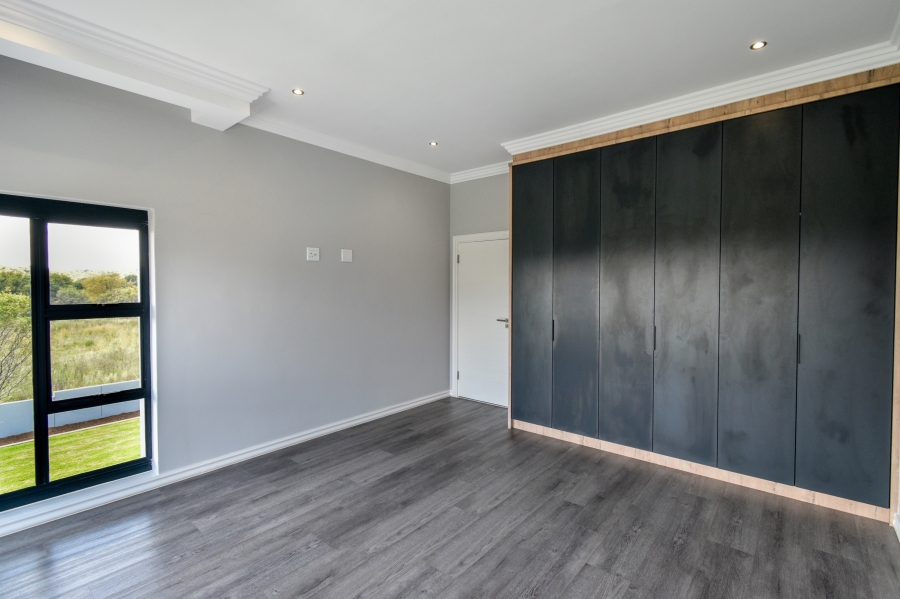 4 Bedroom Property for Sale in Waterlake Farm Lifestyle Estate Gauteng