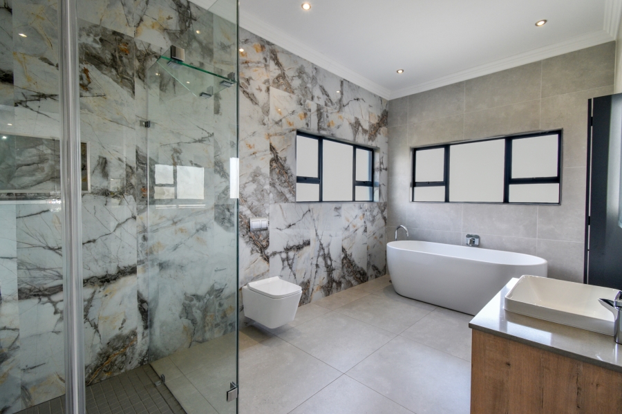 4 Bedroom Property for Sale in Waterlake Farm Lifestyle Estate Gauteng