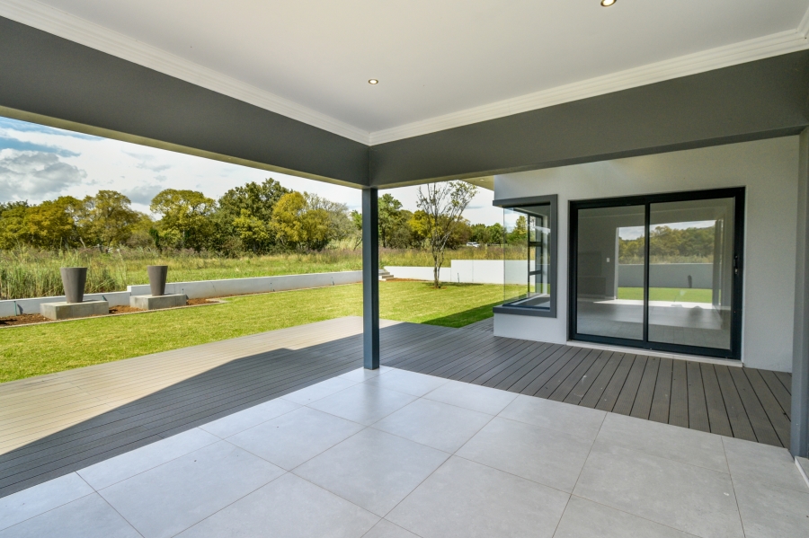 4 Bedroom Property for Sale in Waterlake Farm Lifestyle Estate Gauteng