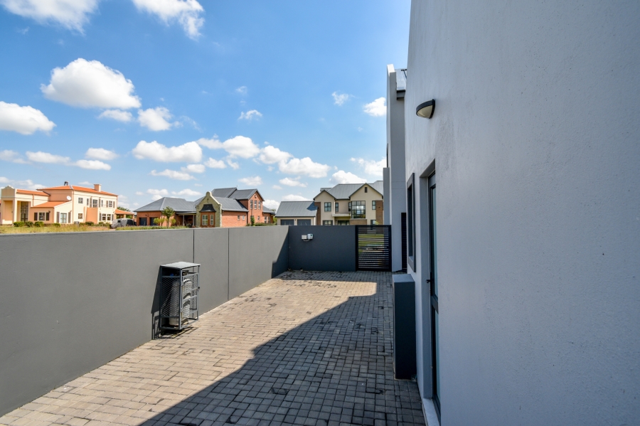 4 Bedroom Property for Sale in Waterlake Farm Lifestyle Estate Gauteng