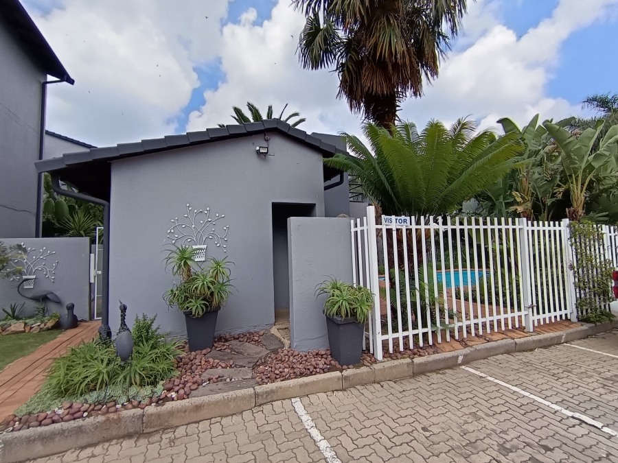 3 Bedroom Property for Sale in Verwoerdpark Gauteng