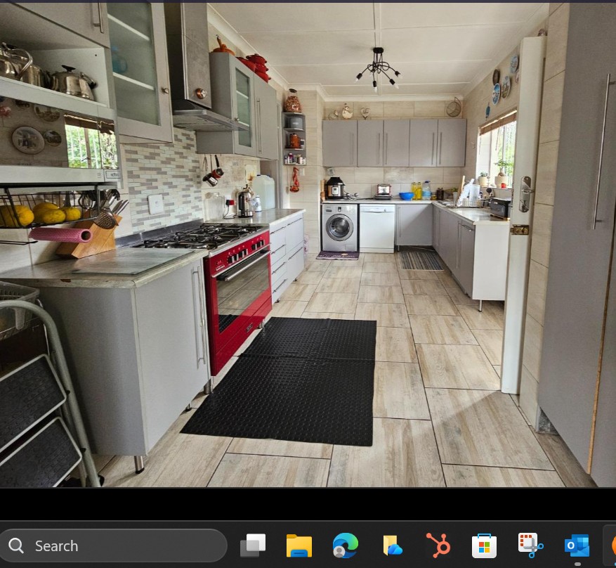 3 Bedroom Property for Sale in Linmeyer Gauteng