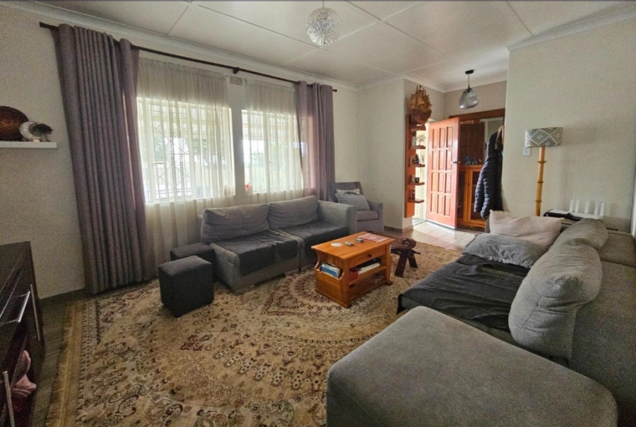 3 Bedroom Property for Sale in Linmeyer Gauteng
