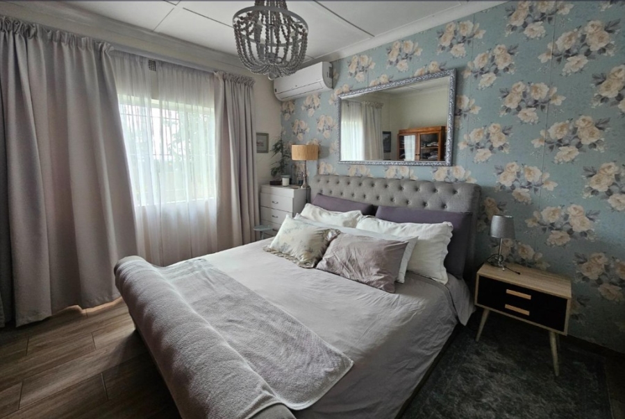 3 Bedroom Property for Sale in Linmeyer Gauteng