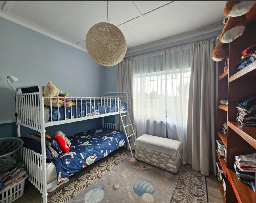 3 Bedroom Property for Sale in Linmeyer Gauteng