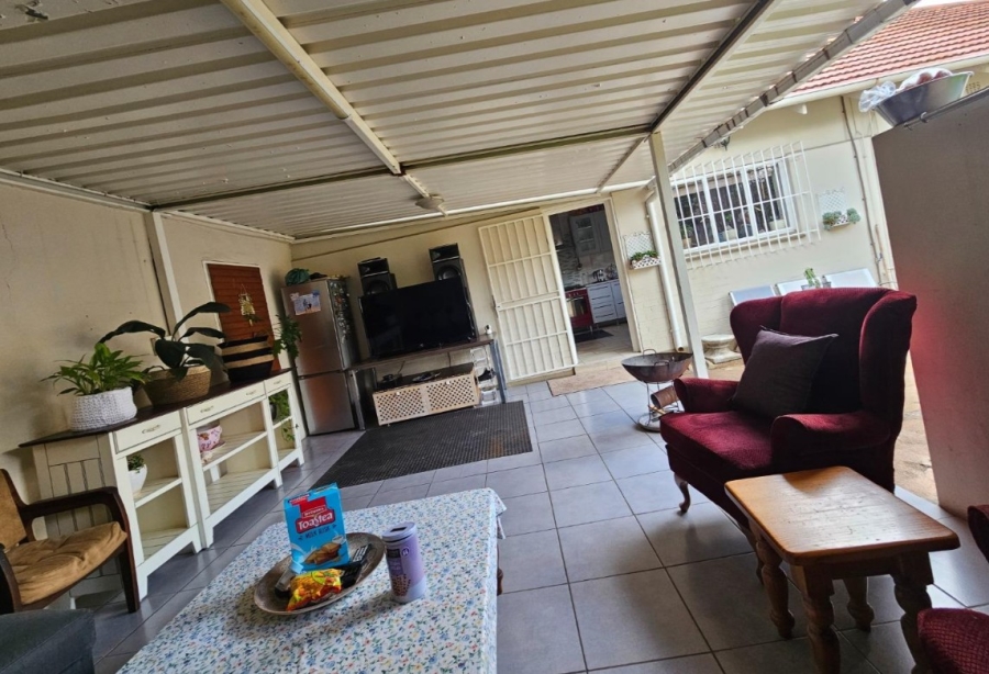 3 Bedroom Property for Sale in Linmeyer Gauteng