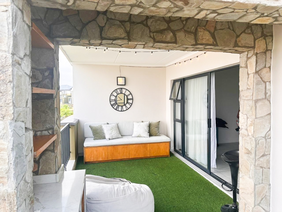 To Let 2 Bedroom Property for Rent in Waterfall Gauteng