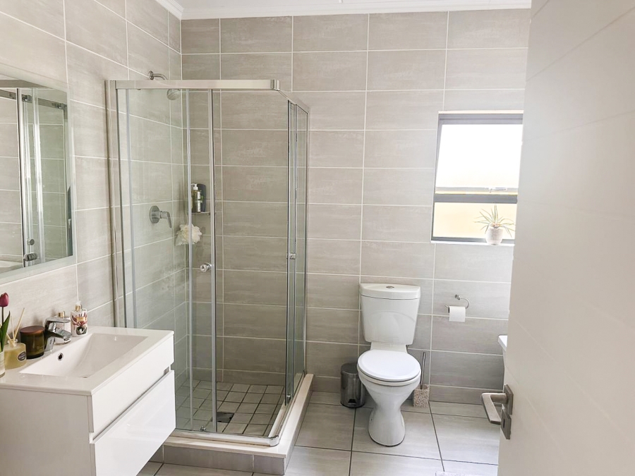 To Let 2 Bedroom Property for Rent in Waterfall Gauteng