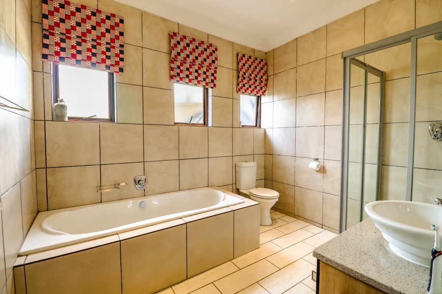 4 Bedroom Property for Sale in Eldo View Gauteng