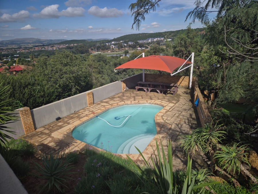 2 Bedroom Property for Sale in Mulbarton Gauteng