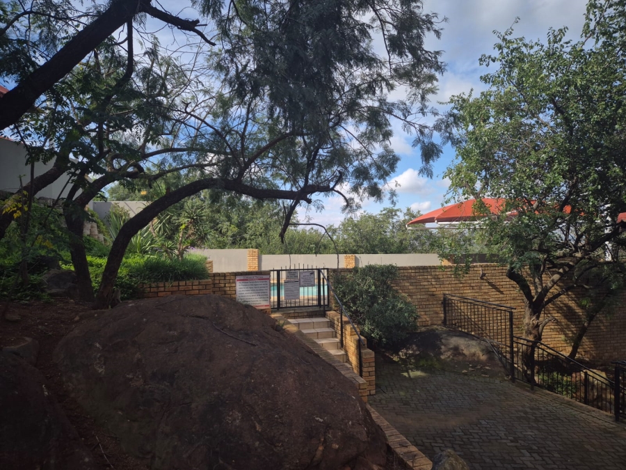 2 Bedroom Property for Sale in Mulbarton Gauteng