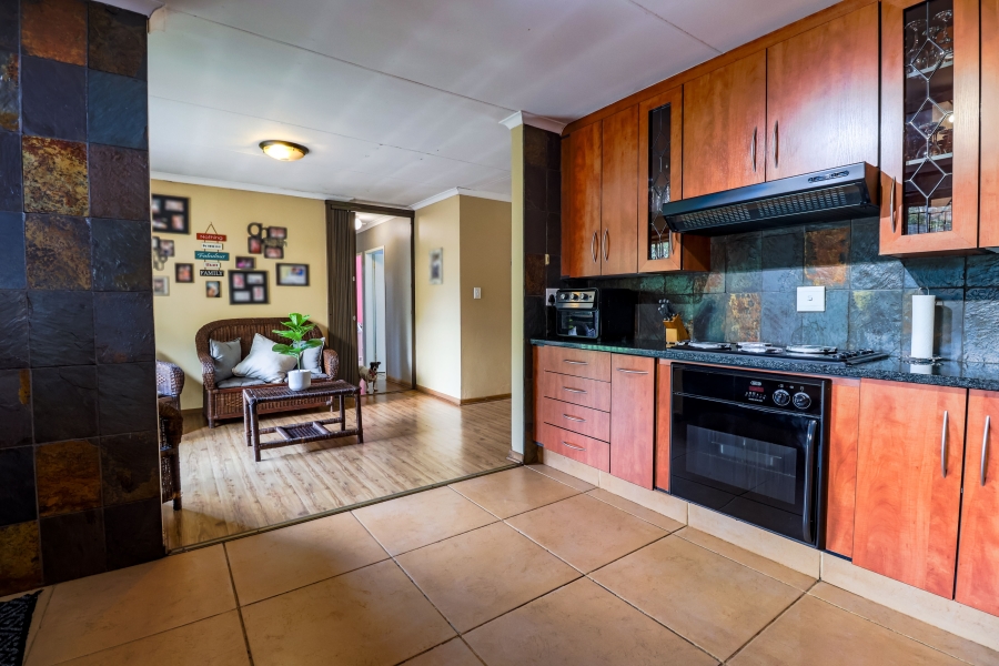 3 Bedroom Property for Sale in Wierda Park Gauteng