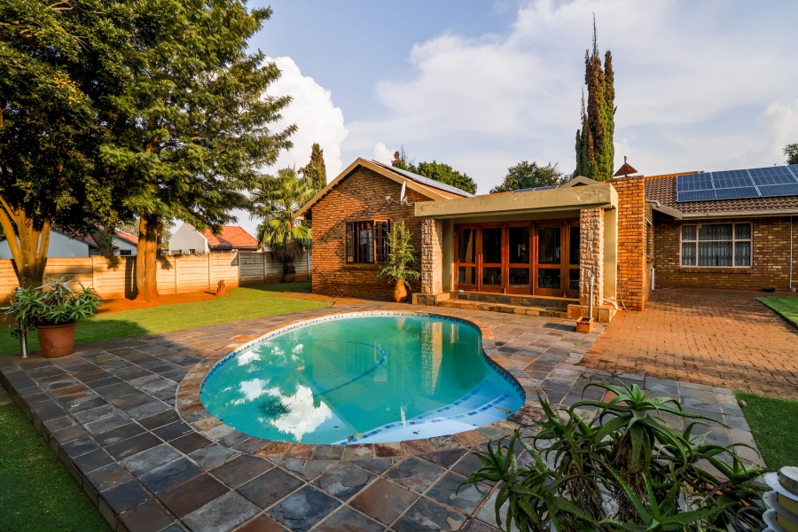 3 Bedroom Property for Sale in Wierda Park Gauteng