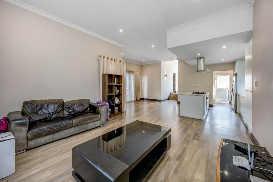 4 Bedroom Property for Sale in Broadacres Gauteng