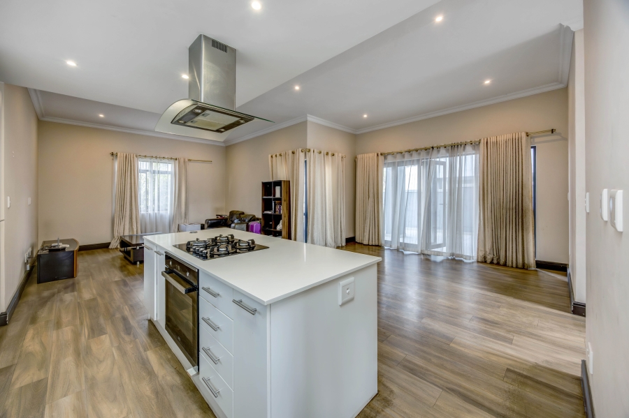 4 Bedroom Property for Sale in Broadacres Gauteng