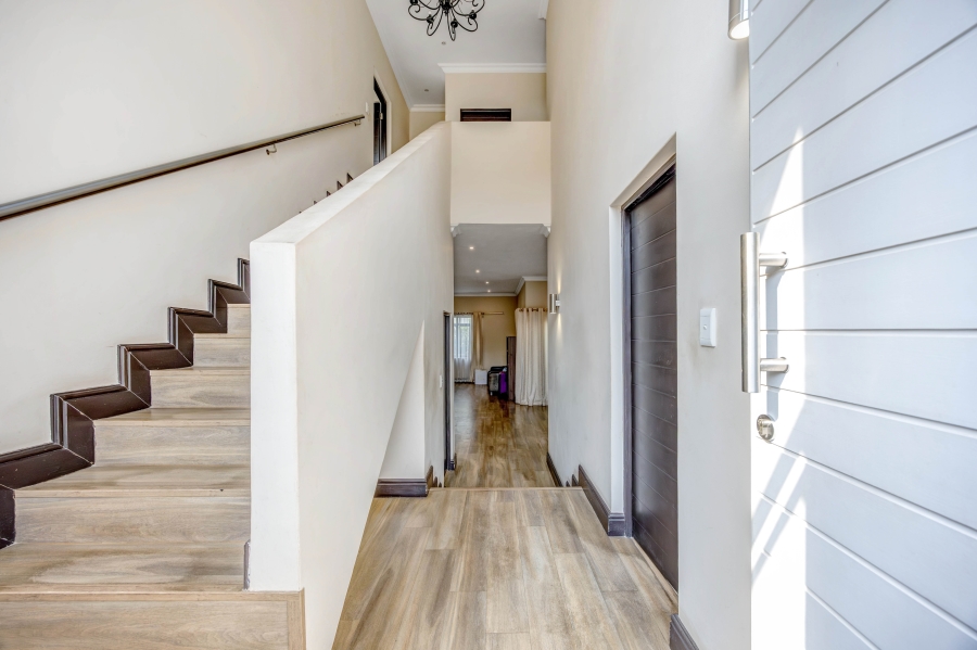 4 Bedroom Property for Sale in Broadacres Gauteng