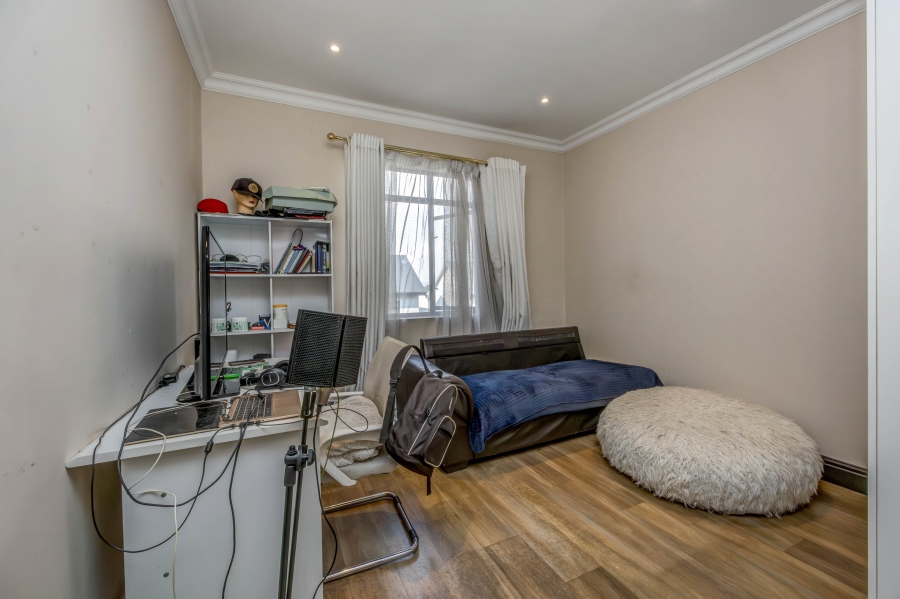 4 Bedroom Property for Sale in Broadacres Gauteng