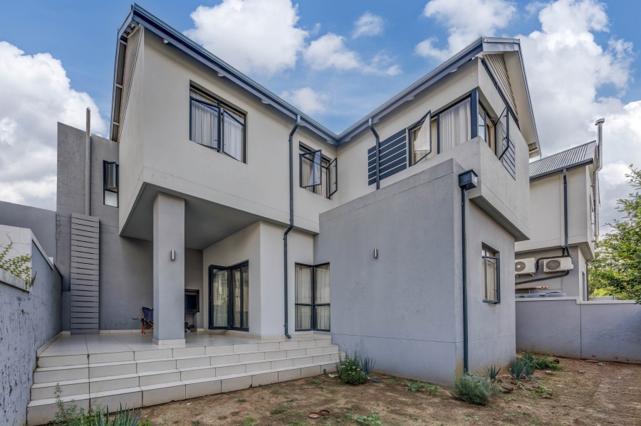 4 Bedroom Property for Sale in Broadacres Gauteng