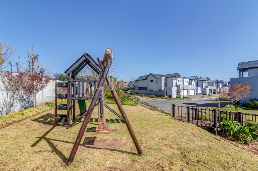 4 Bedroom Property for Sale in Broadacres Gauteng