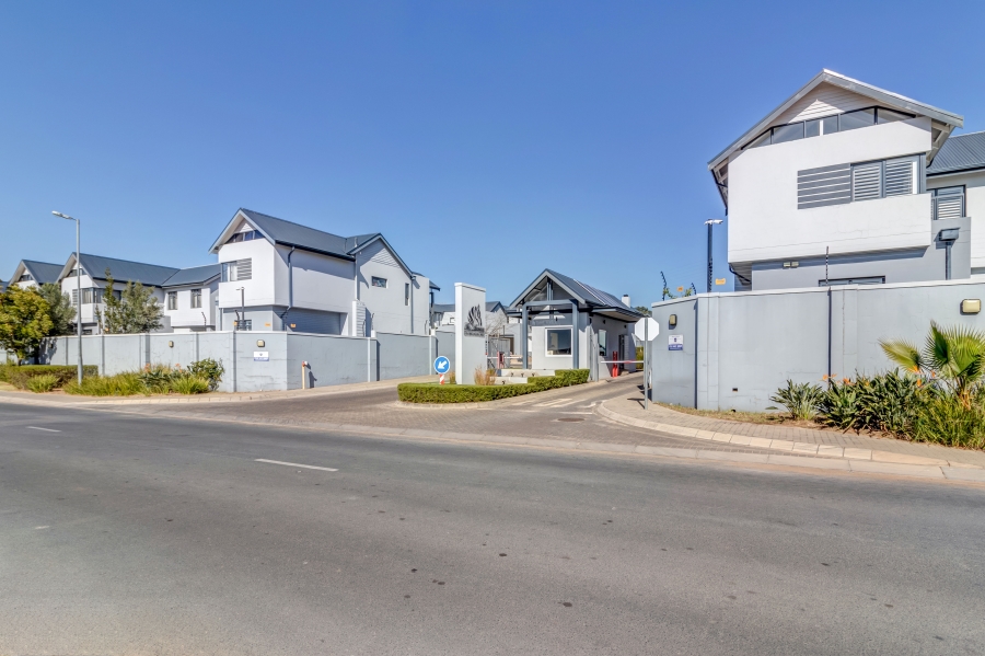 4 Bedroom Property for Sale in Broadacres Gauteng