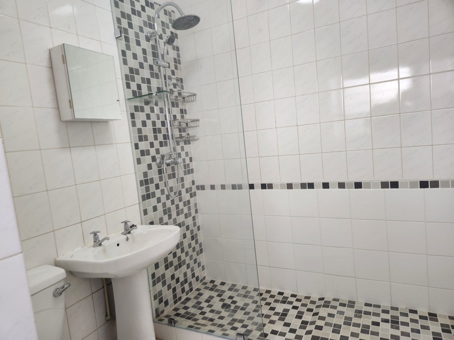 1 Bedroom Property for Sale in Bruma Gauteng