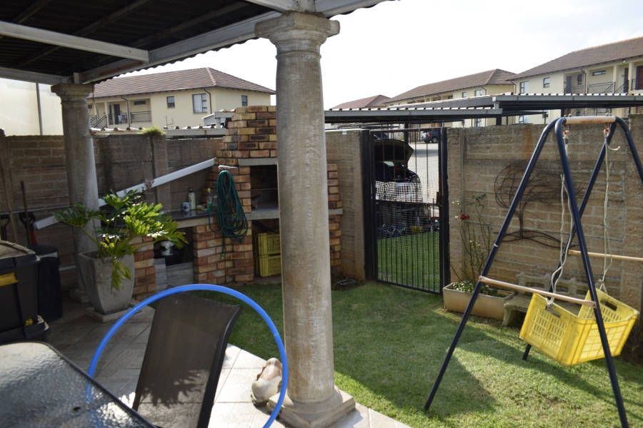 2 Bedroom Property for Sale in Parkrand Gauteng