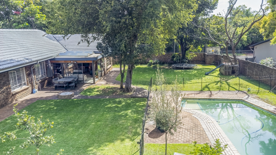 4 Bedroom Property for Sale in Die Wilgers Gauteng