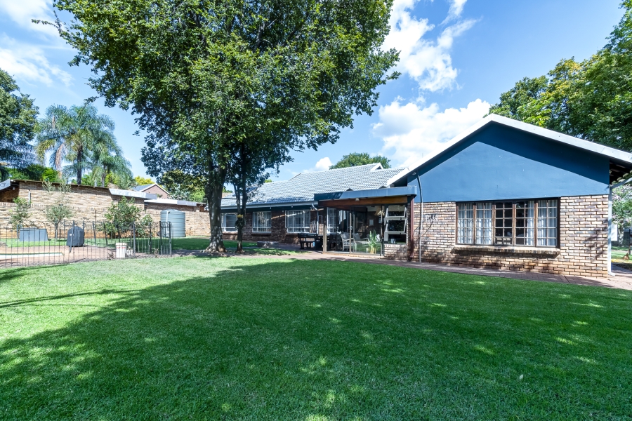 4 Bedroom Property for Sale in Die Wilgers Gauteng