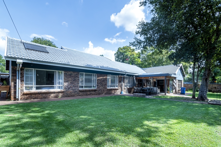 4 Bedroom Property for Sale in Die Wilgers Gauteng