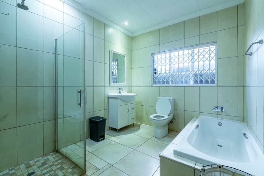 4 Bedroom Property for Sale in Die Wilgers Gauteng