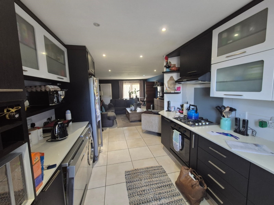 2 Bedroom Property for Sale in Bassonia Gauteng