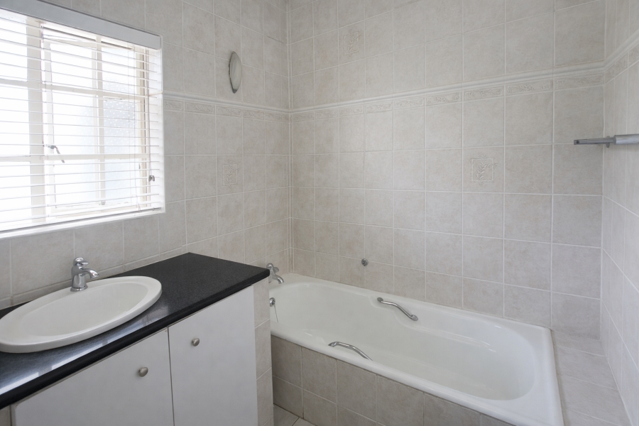 To Let 3 Bedroom Property for Rent in Randpark Ridge Gauteng