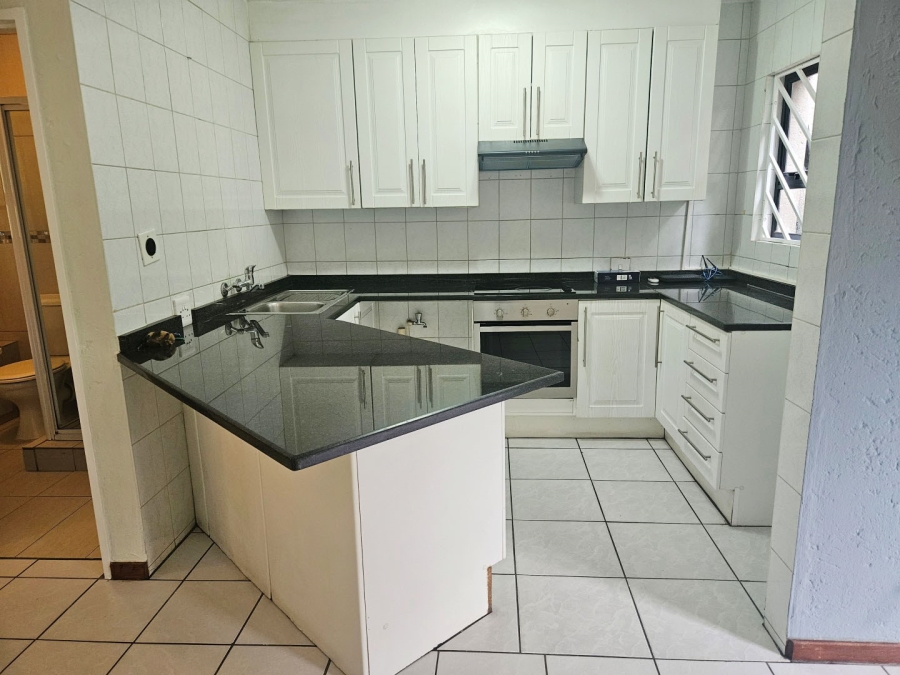 To Let 1 Bedroom Property for Rent in Eltonhill Gauteng