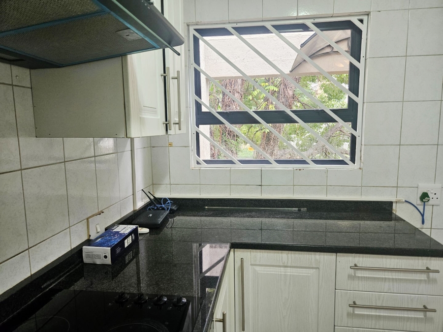 To Let 1 Bedroom Property for Rent in Eltonhill Gauteng