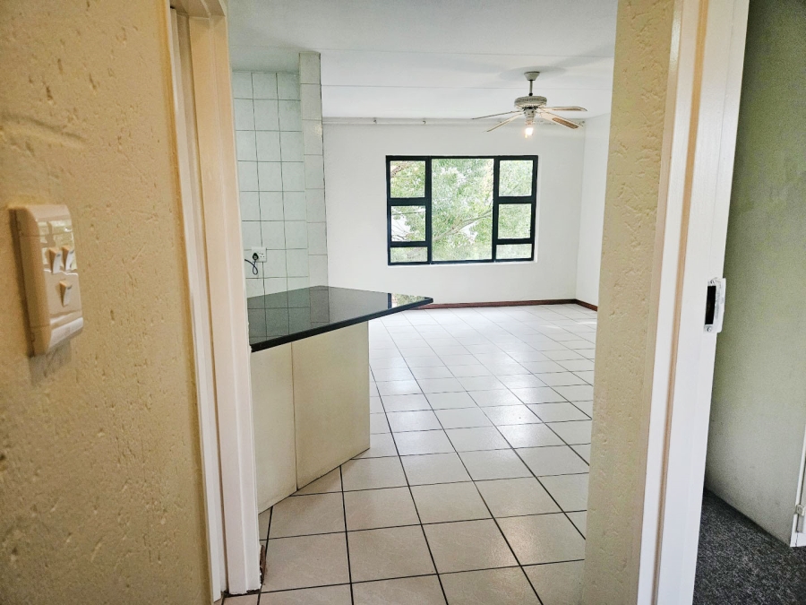 To Let 1 Bedroom Property for Rent in Eltonhill Gauteng