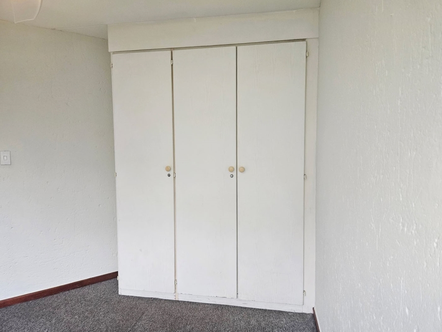 To Let 1 Bedroom Property for Rent in Eltonhill Gauteng