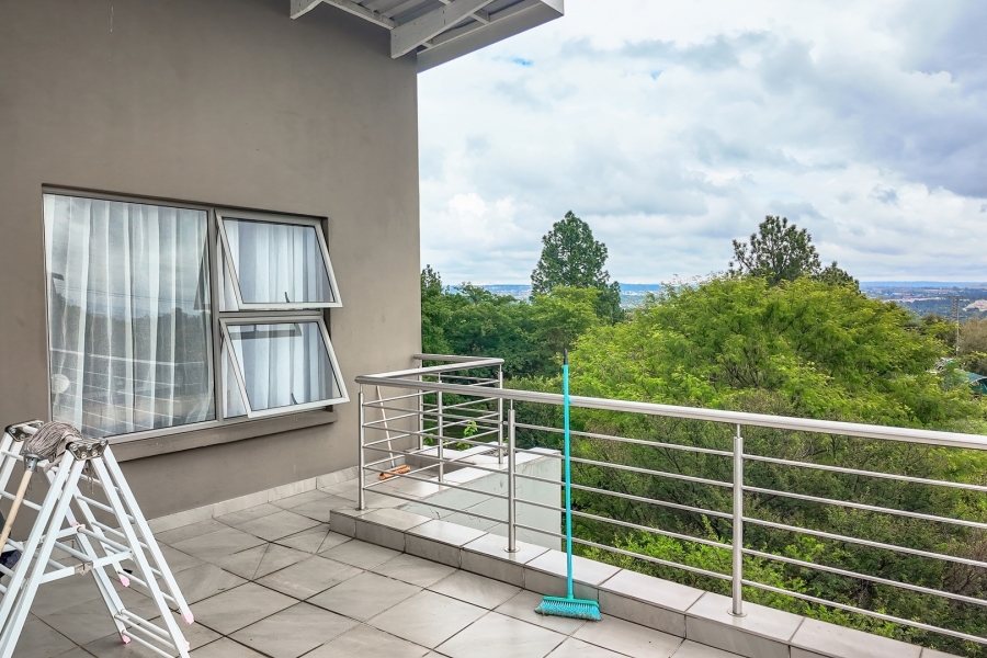 1 Bedroom Property for Sale in Broadacres Gauteng