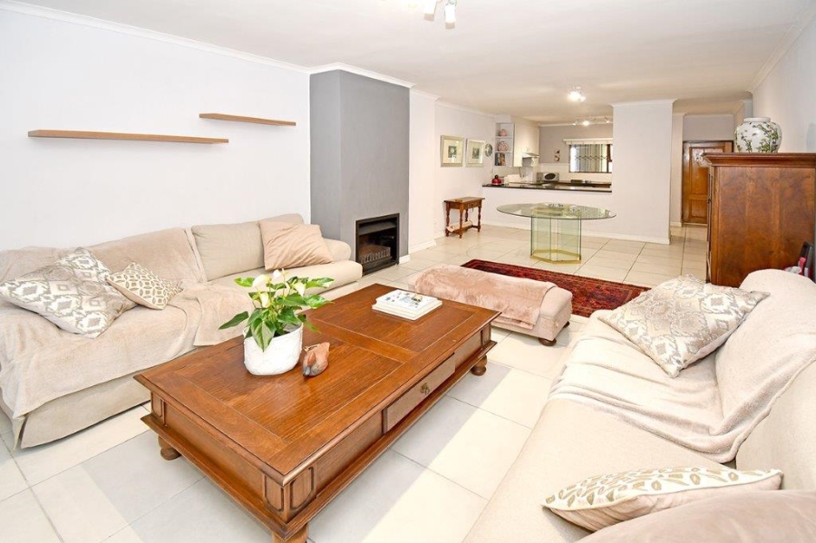 2 Bedroom Property for Sale in Atholl Gauteng