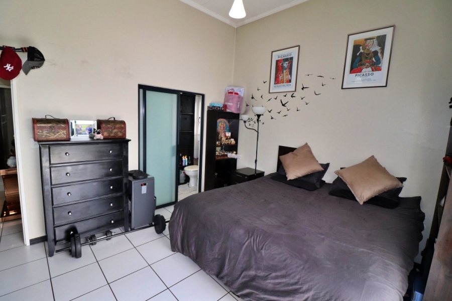 2 Bedroom Property for Sale in Greenstone Hill Gauteng