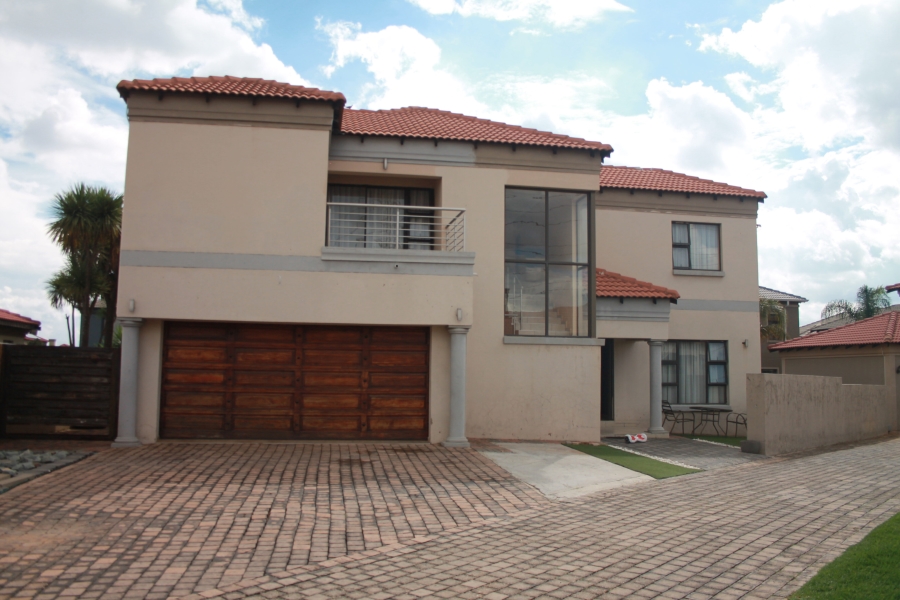 5 Bedroom Property for Sale in Parkrand Gauteng