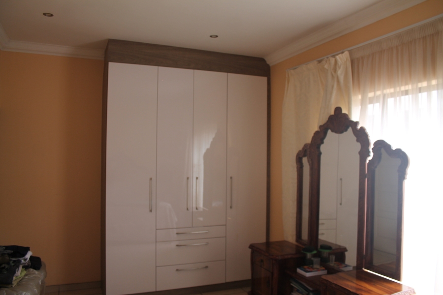 5 Bedroom Property for Sale in Parkrand Gauteng