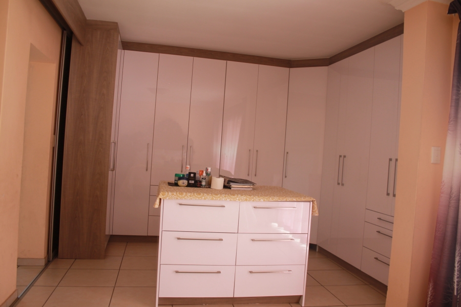 5 Bedroom Property for Sale in Parkrand Gauteng