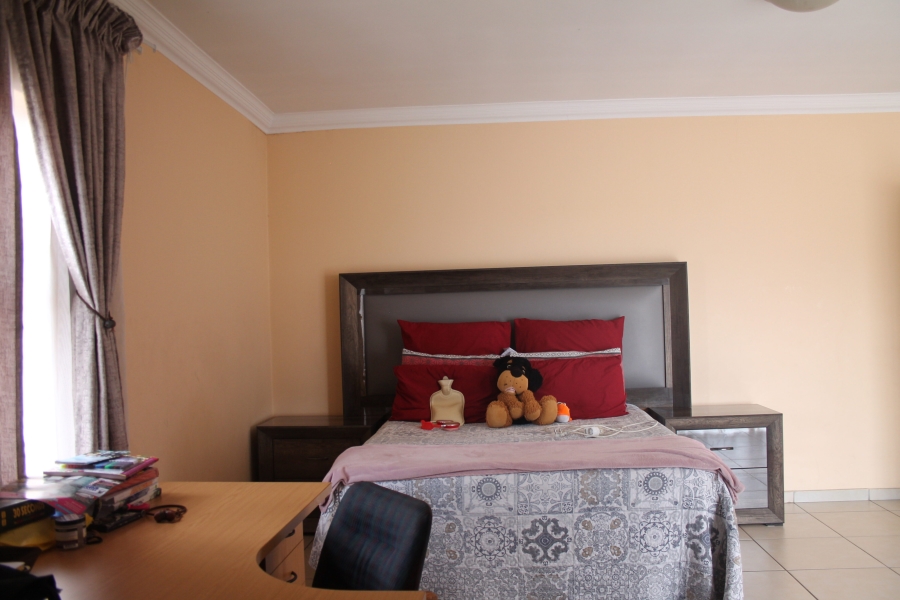 5 Bedroom Property for Sale in Parkrand Gauteng