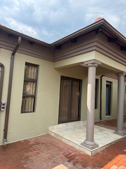 4 Bedroom Property for Sale in Crystal Park Gauteng